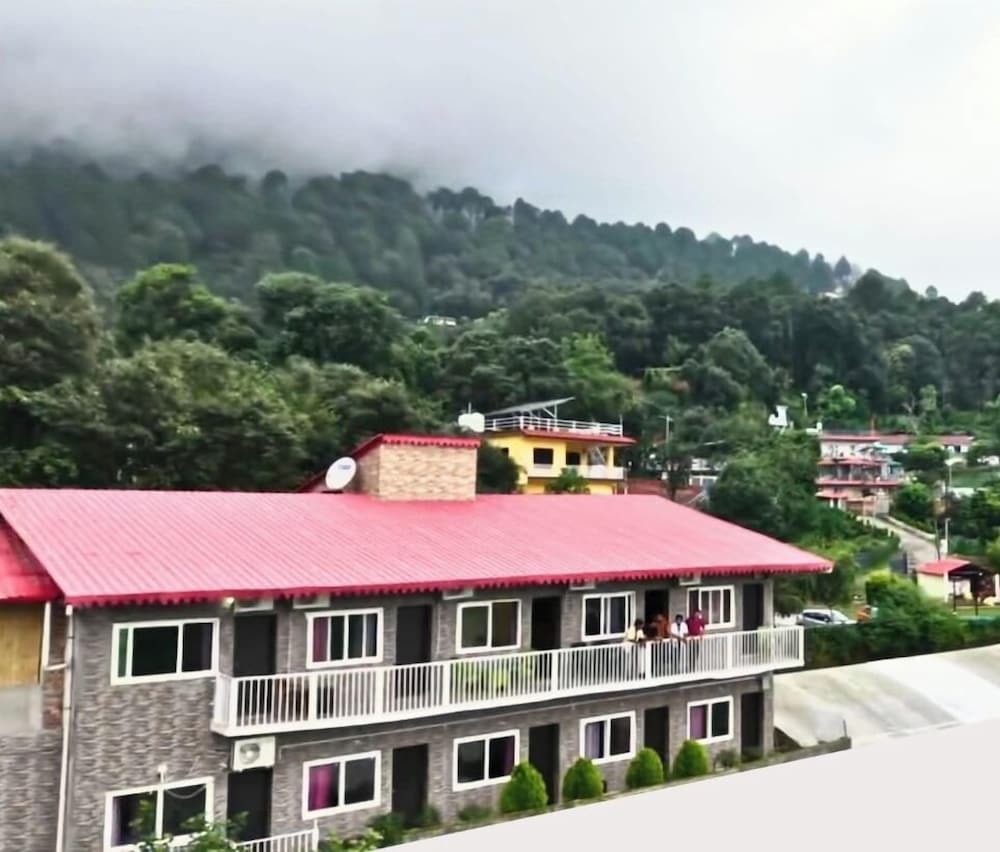 Damyanti Residency Hotel 4/50