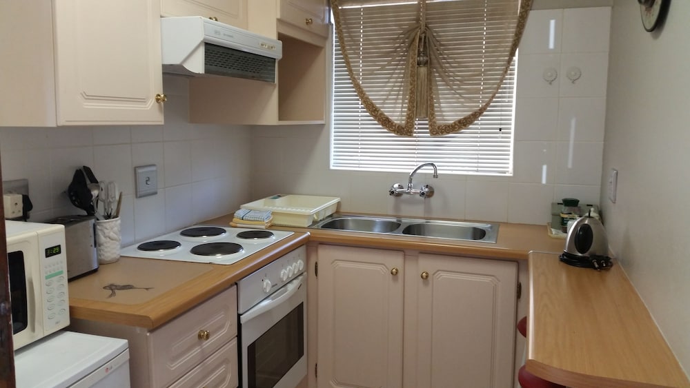 Royal Ridge Guest House and Apartments 43/70