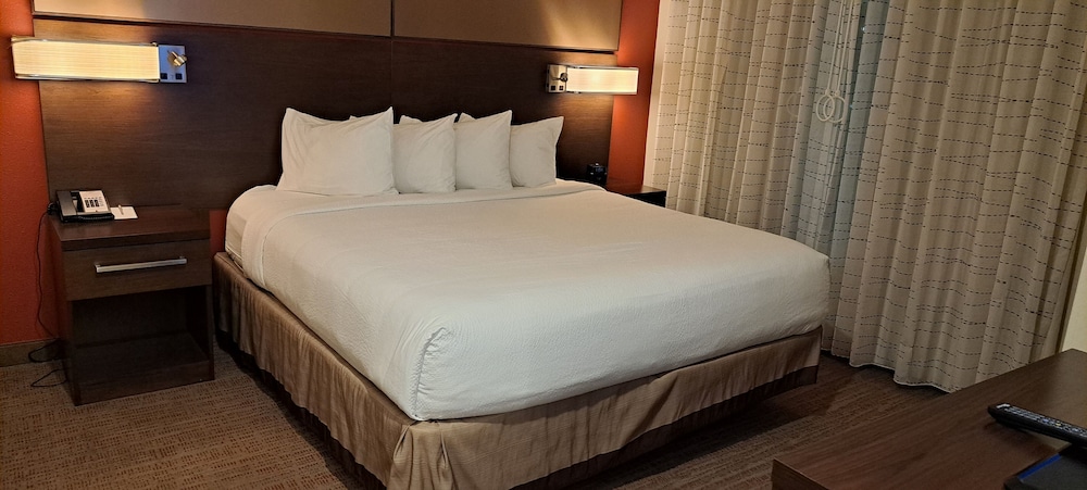 1 Bedroom, Suite, King Bed, Sofa, Accessible