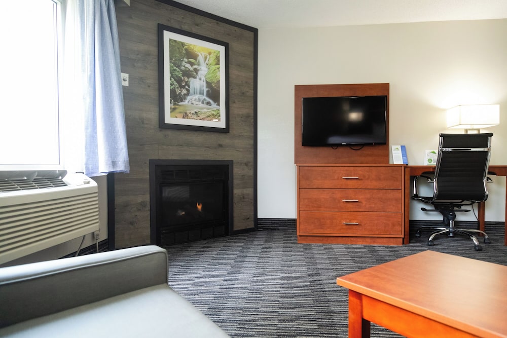 Twin Mountain Inn & Suites 63/71