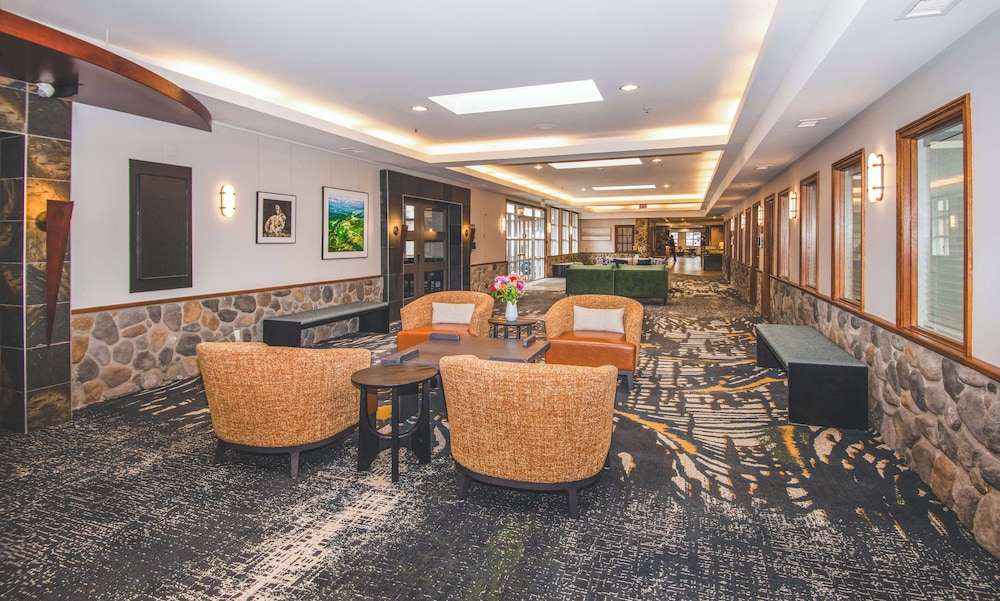 Coast Canmore Hotel Conference Centre 27/49
