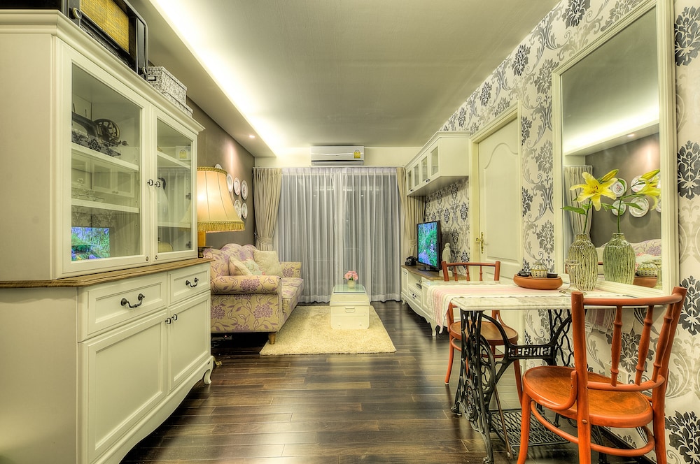 The Title Boutique Condotel 53/65