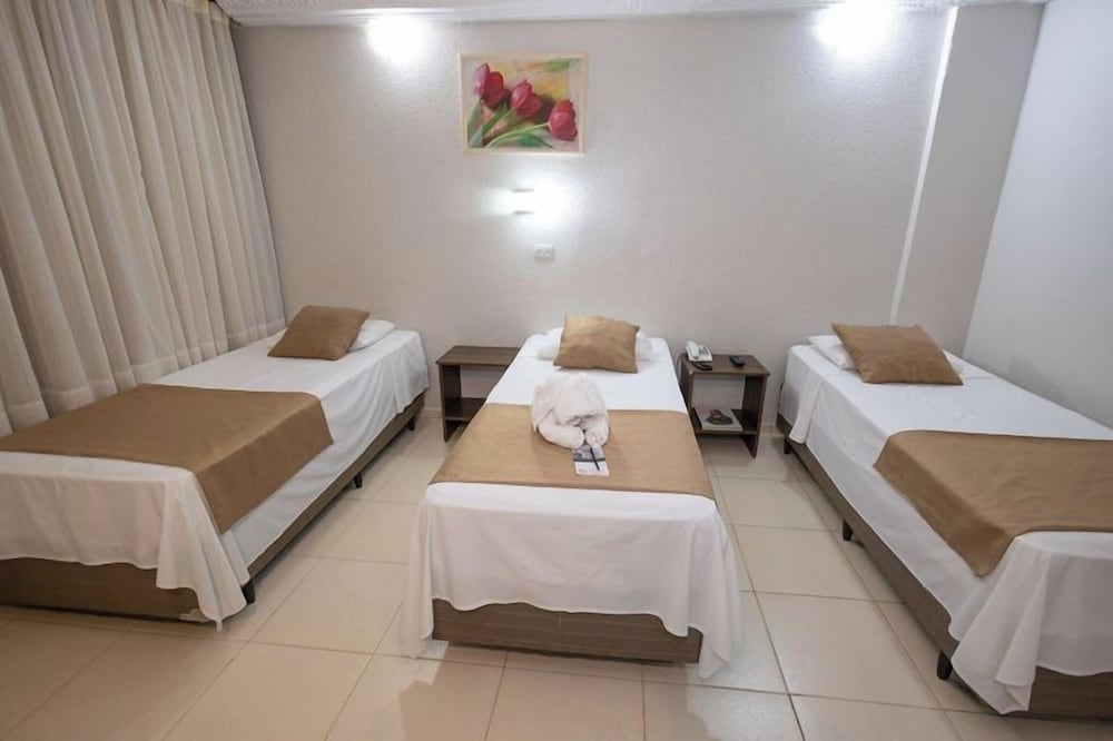 APARTMENT, TRIPLE, TWIN BEDS