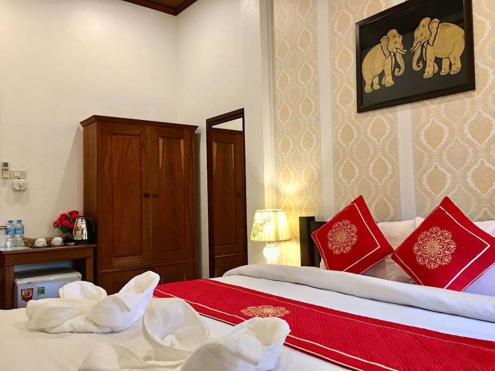 Pangkham Lodge 10/27
