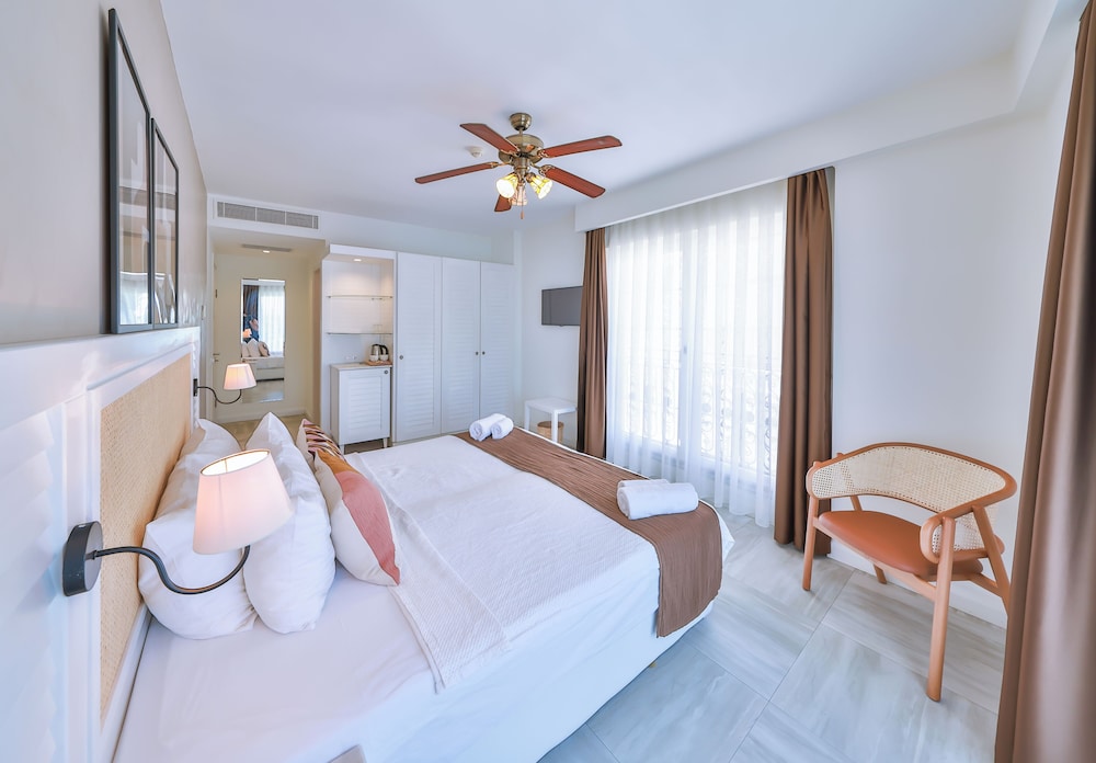 Livia Hotel 21/57
