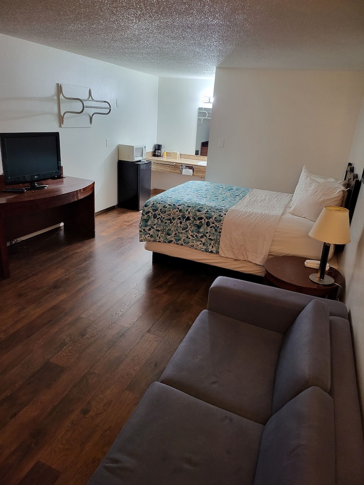 Smokey Point Motor Inn 52/69