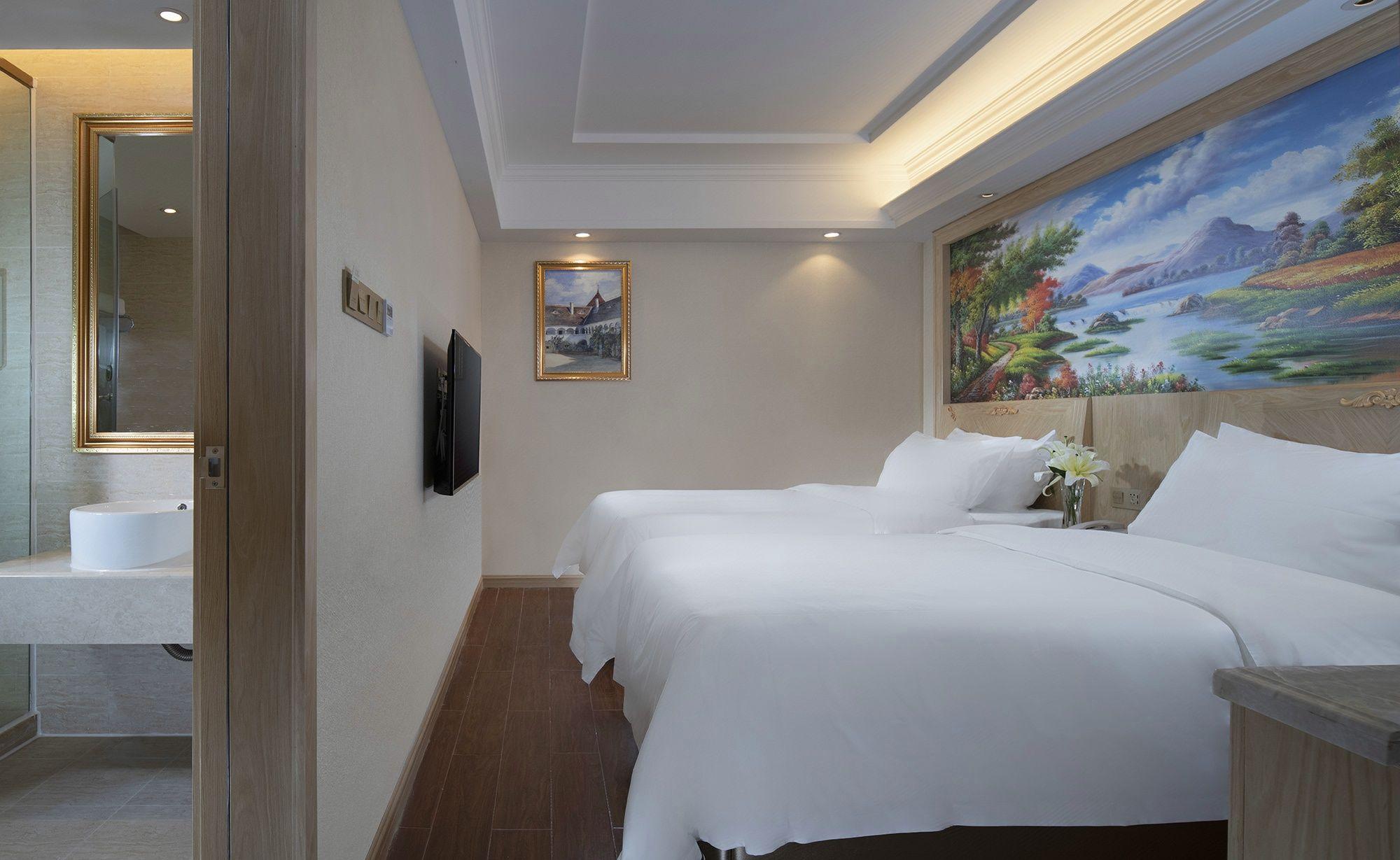 Standard, Twin Beds