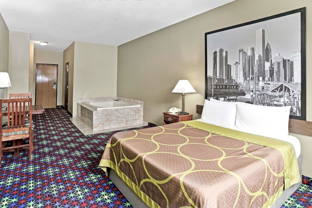 Super 8 by Wyndham Gurnee 8/17