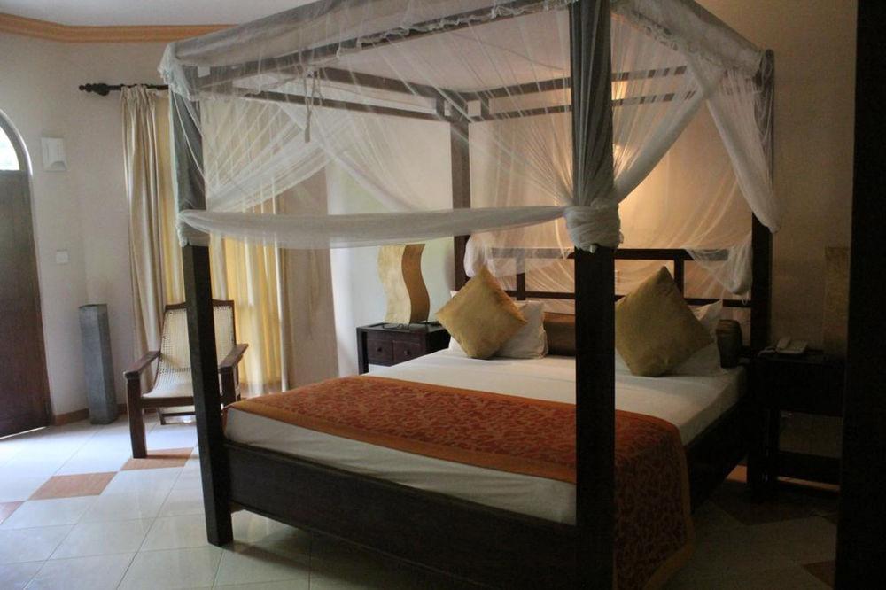 Room at Hotel Bentota Village, KATUKURUNDA
