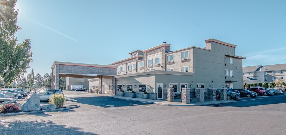 Best Western Plus Peppertree Airport Inn 5/57