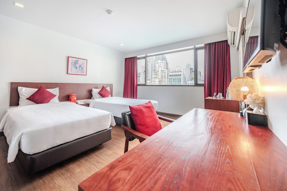 Ruamchitt Plaza Hotel 12/59