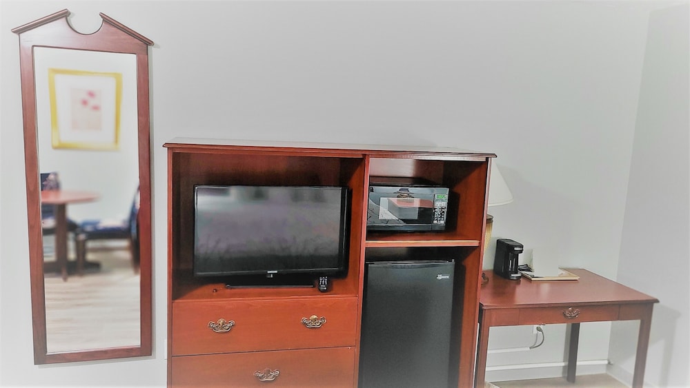 Rancho San Diego Inn and Suites (Ex SureStay Plus Hotel by Best Western El Cajon) 32/39