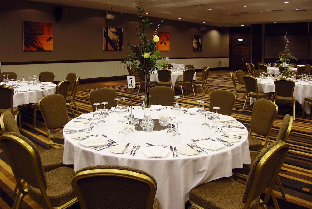 Mercure Sheffield St Paul's Hotel & Spa 55/77