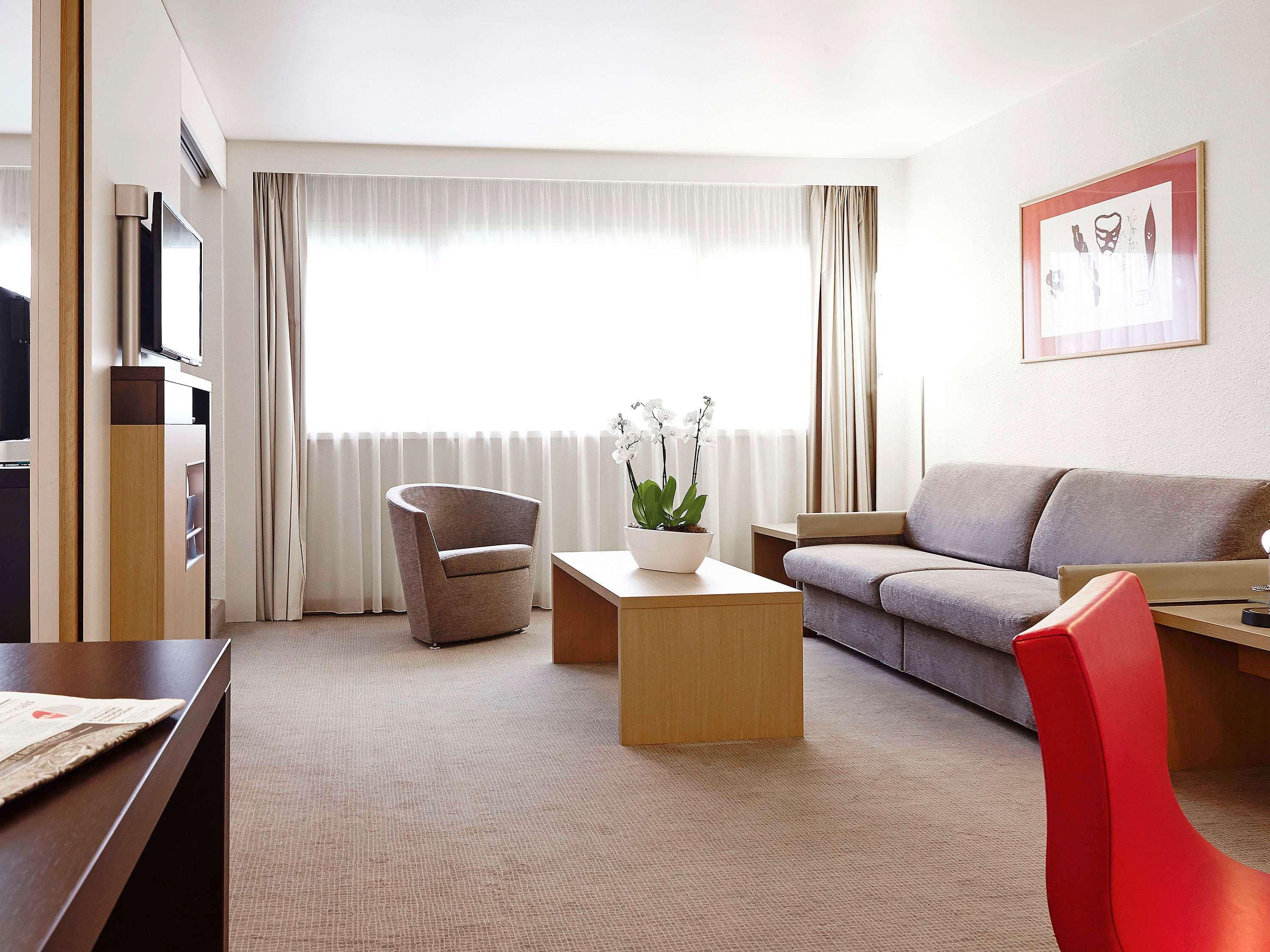 Novotel London Heathrow Airport - M4 Jct 4 Hotel 29/50