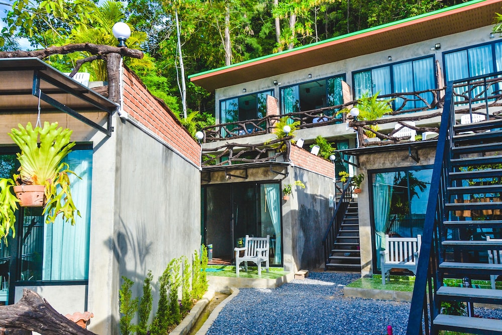 Baan Tubkaek Hotel 3/50