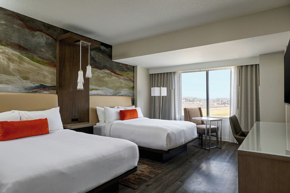 غرفة بسرير مزدوج، Marriott Meadowview Conference Resort Convention Center 2/9