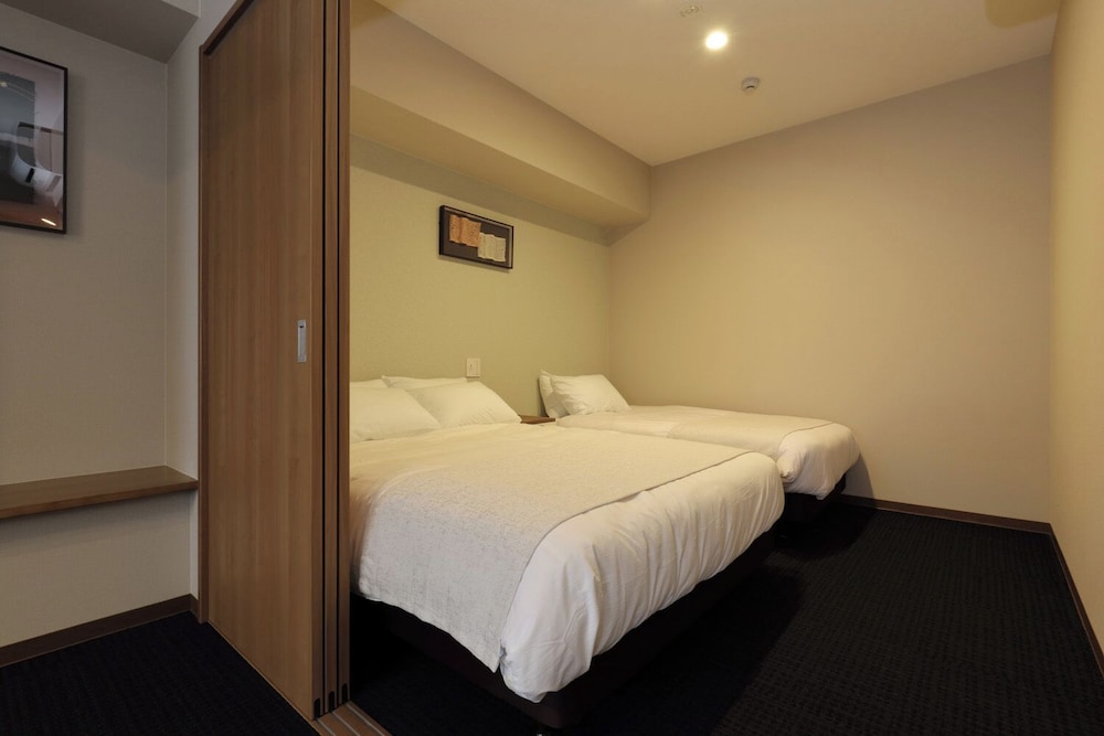 جناح بريميوم بسرير كوين وسرير فردي بجاكوزي، Randor Residential Hotel Kyoto Suites 5/8