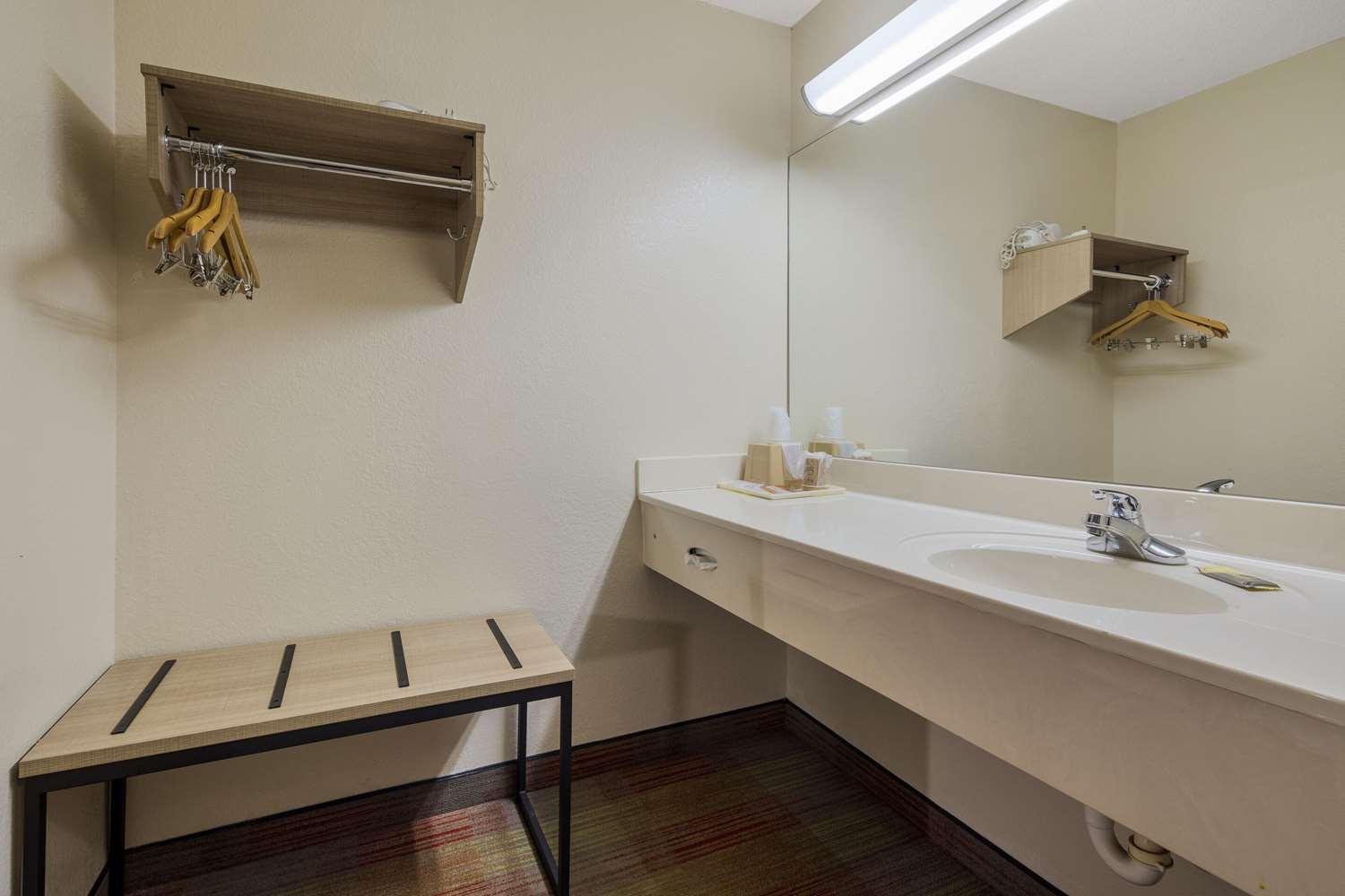 غرفة بسريرين مزدوجين، Rodeway Inn Ardmore I-65 4/5