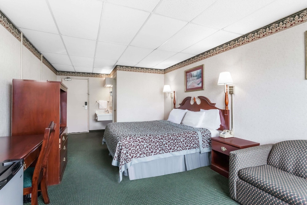 Days Inn by Wyndham Tannersville 13/28