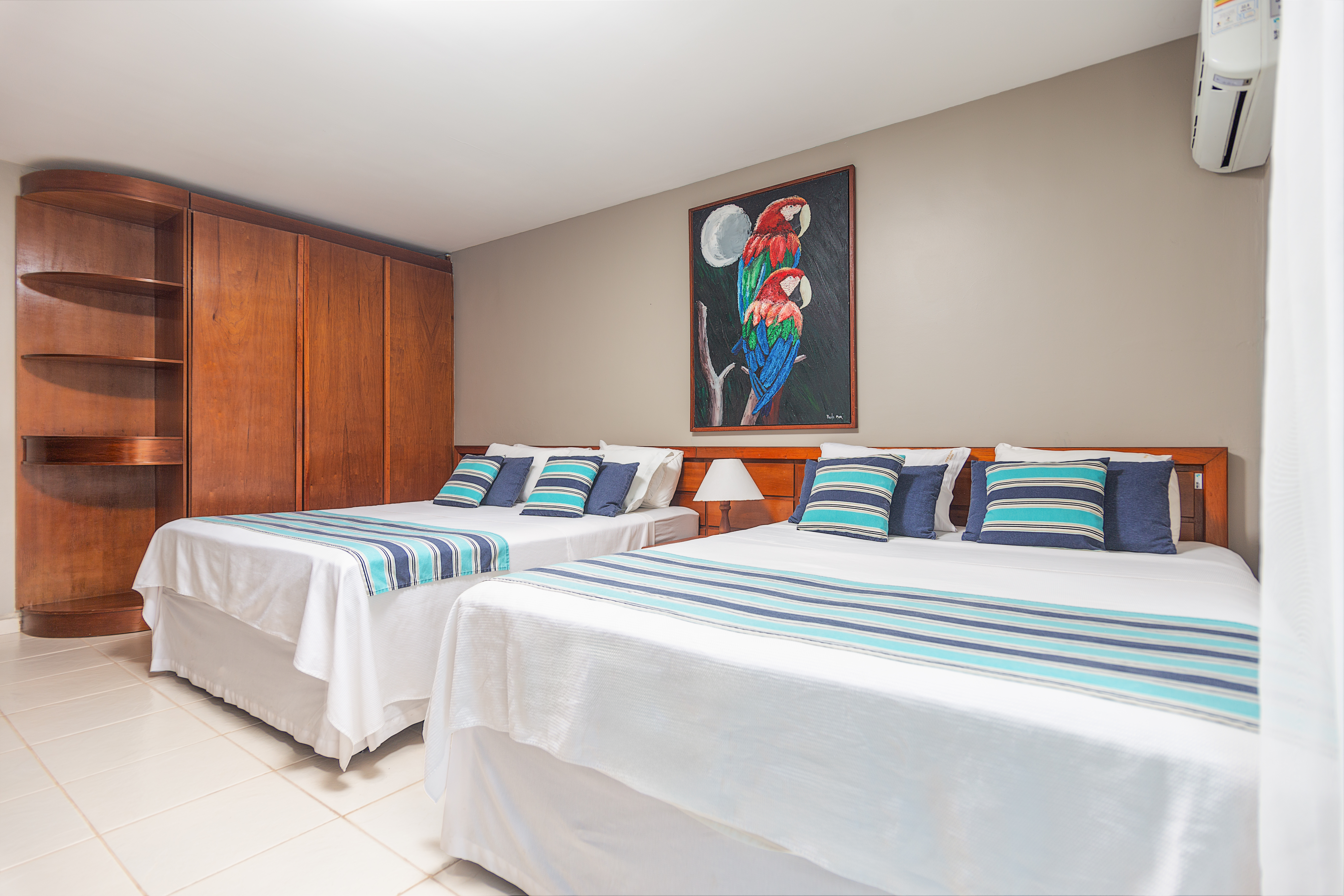 Superior, Suite, Quadruple, Lateral Side Sea View