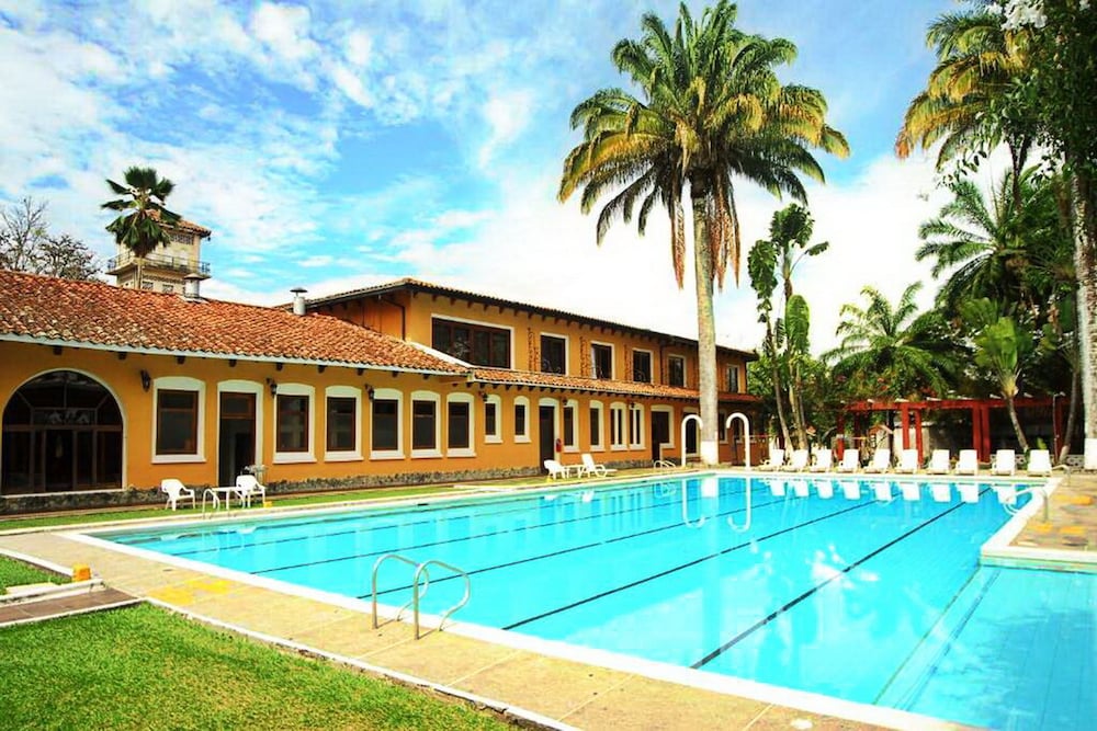 Hotel Guadalajara Buga 24/40