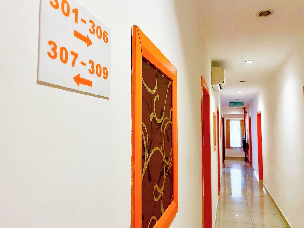 1 Hotel Taman Connaught 44/58