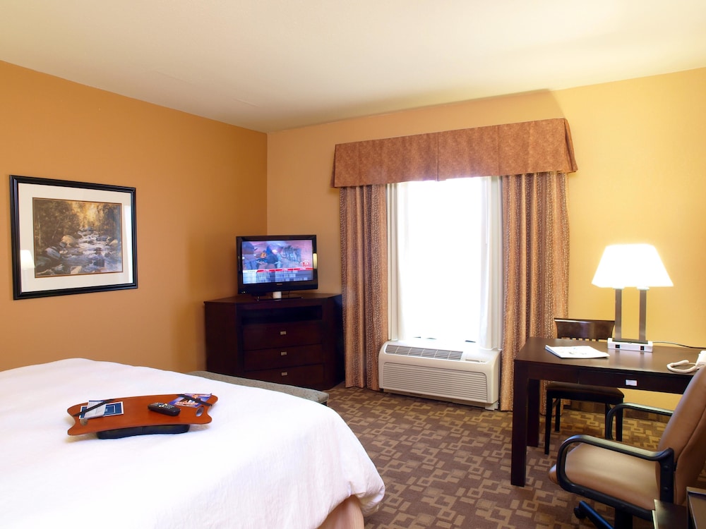 Hampton Inn And Suites Knoxville North I 75 24/58