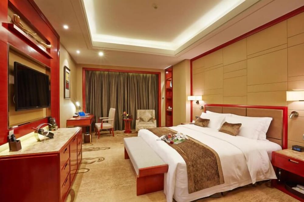 SUPERIOR, SUITE, BUILDING A
