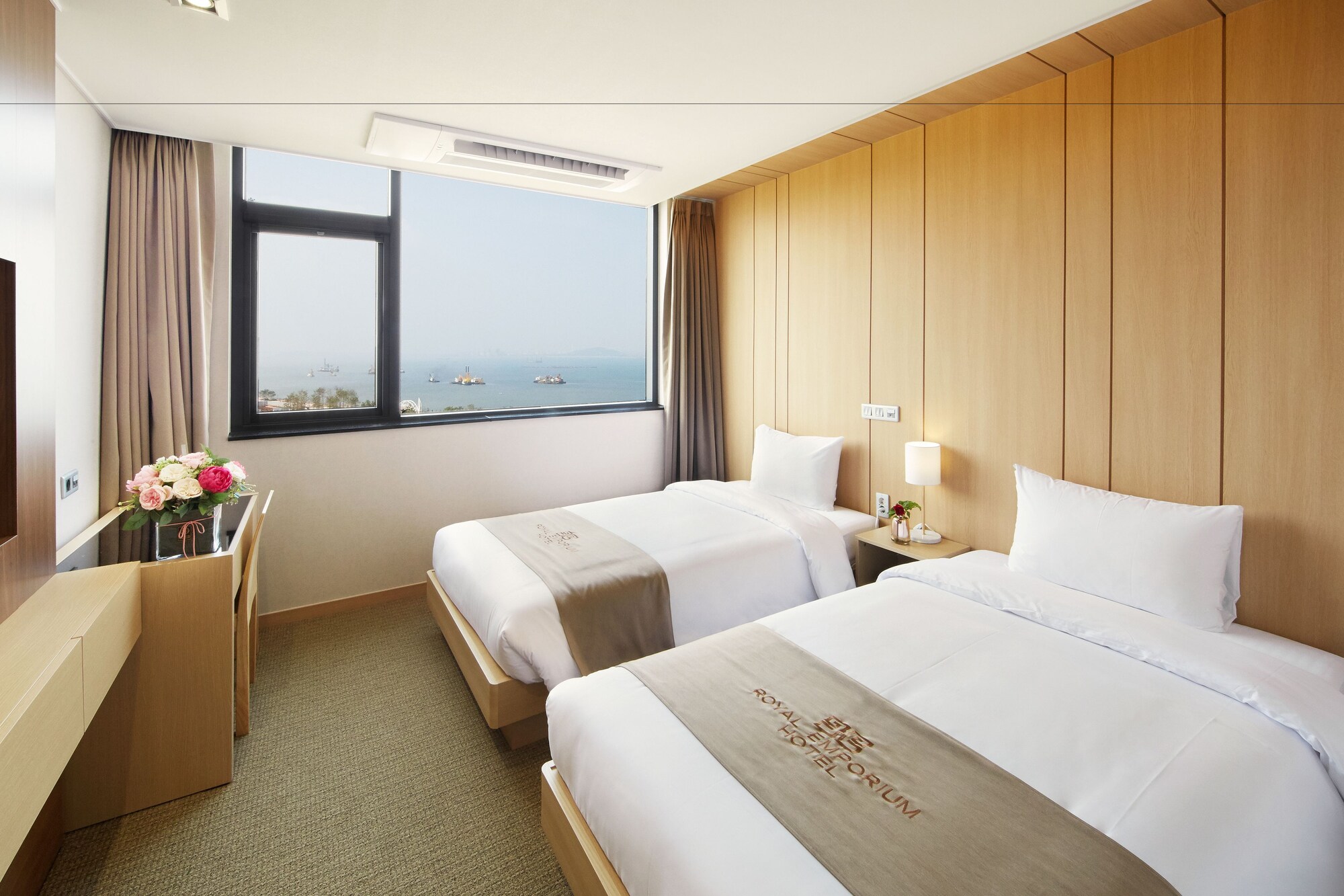 PREMIER, TWIN BEDS