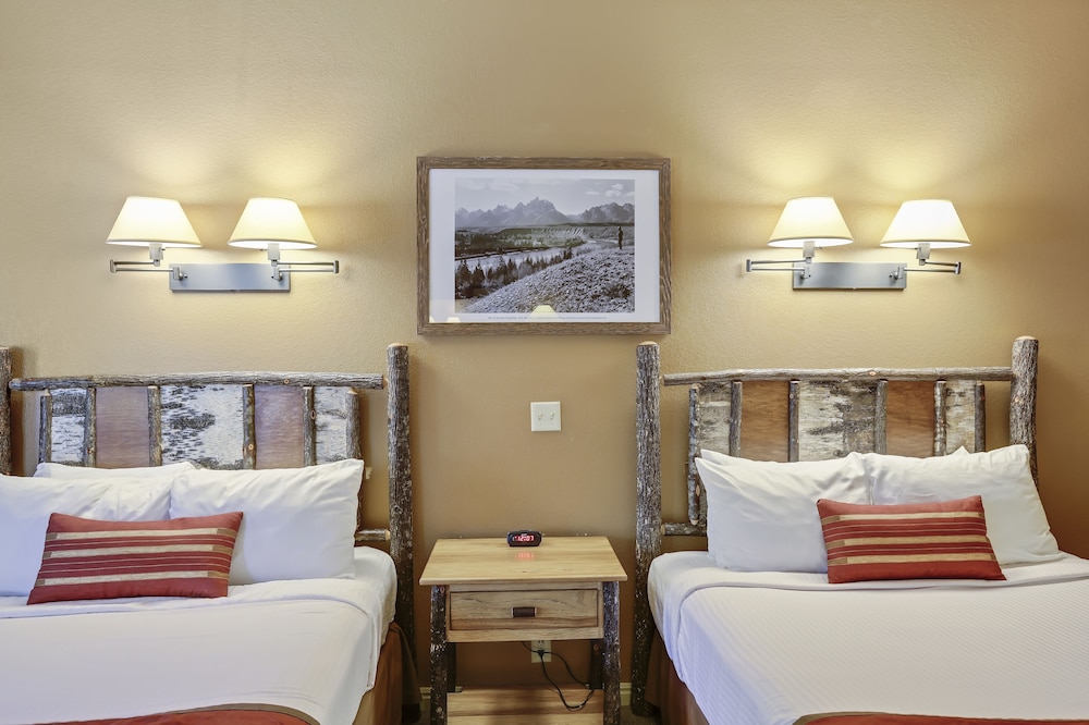 Headwaters Lodge And Cabins At Flagg Ranch 17/55
