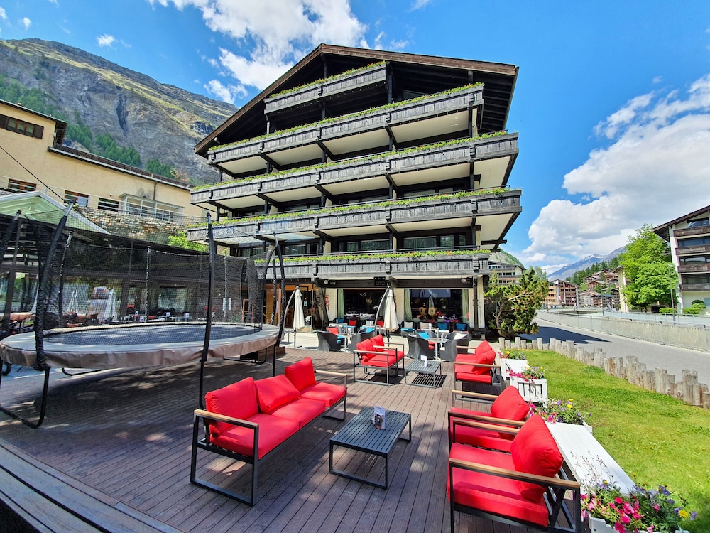 Alpenhof Hotel 64/72