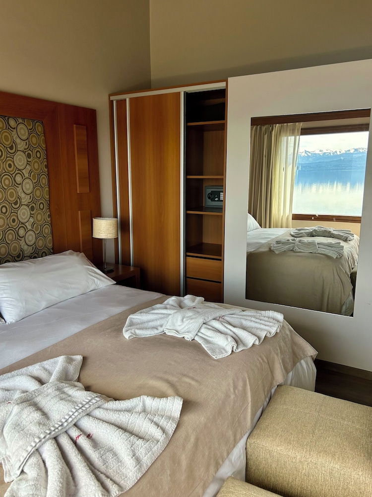 BAHIA PARAISO LUXURY SUITES 18/57