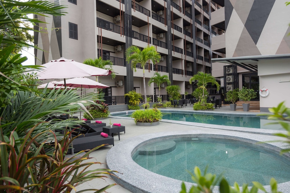 Golden Tulip Essential Pattaya 57/65