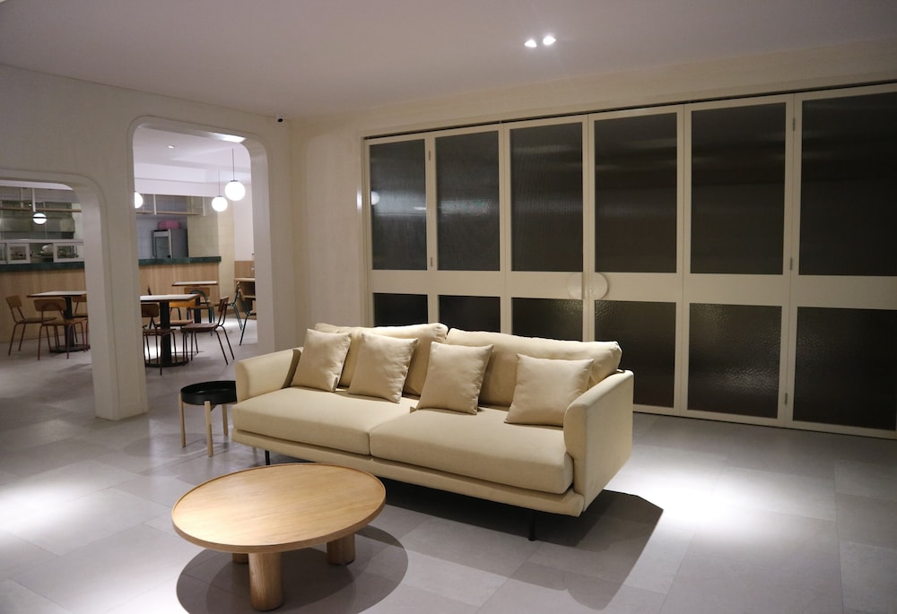 Liberta Hub Blok M Jakarta 25/36
