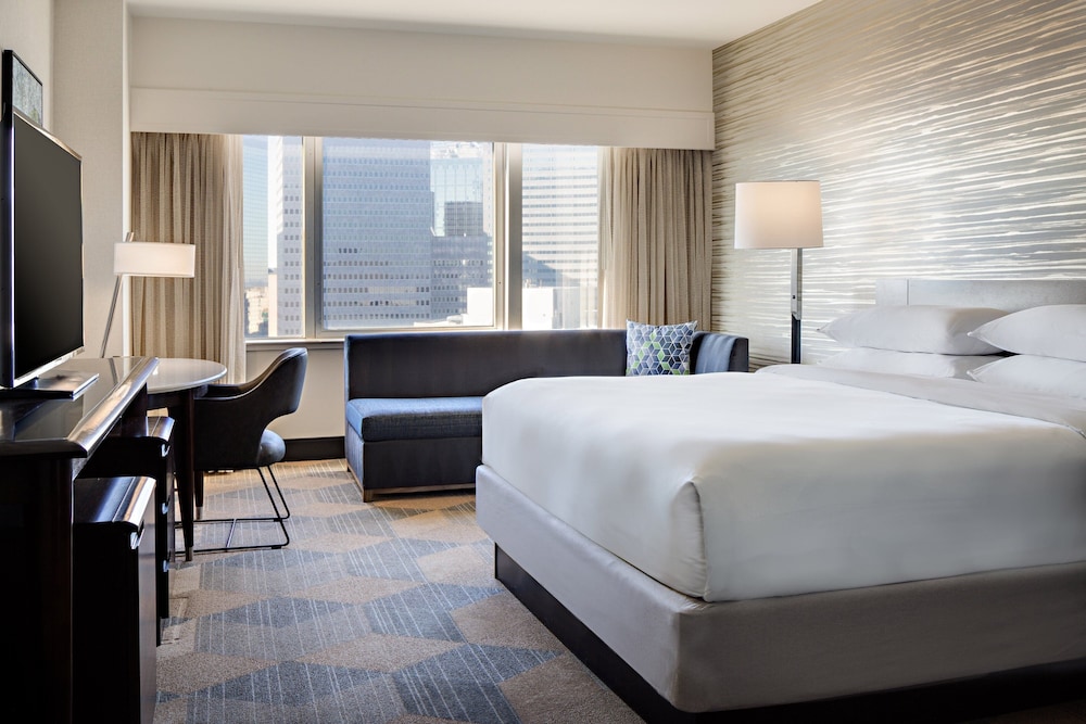 Sheraton Dallas Hotel 13/70