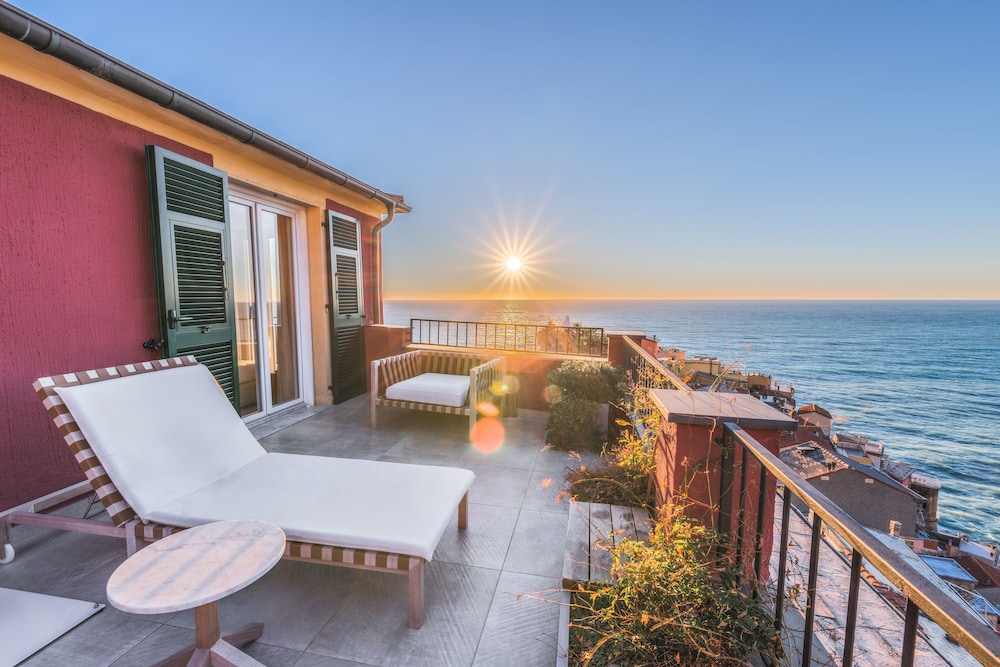 Il Sogno di Manarola by The First 40/50