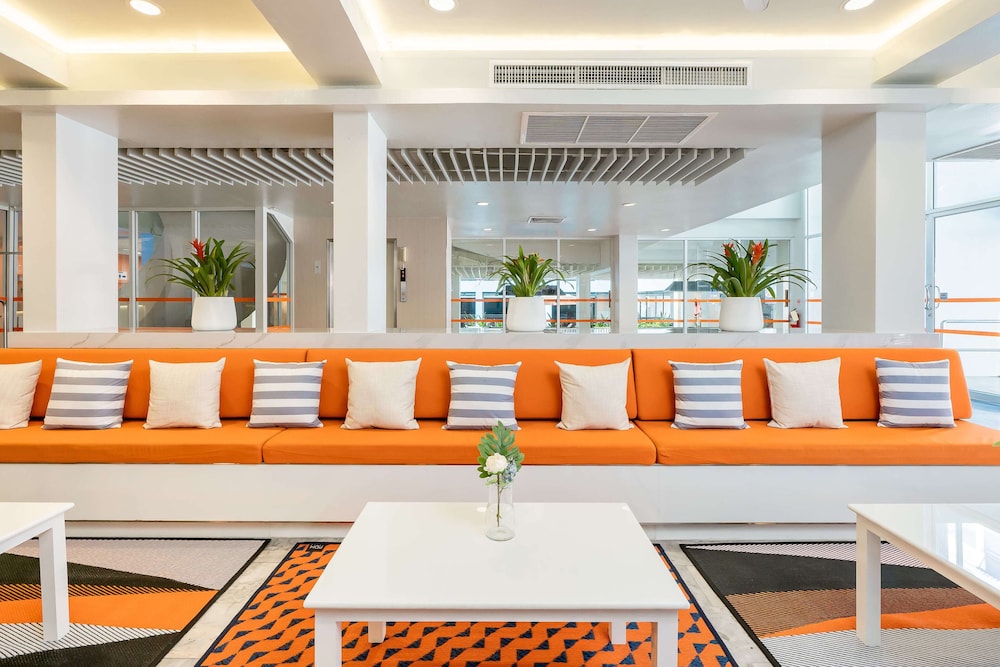 Sunshine Hotel and Residences 53/65