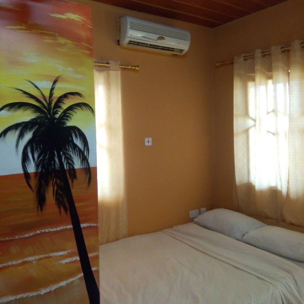 Feehi's Place Hostel 12/38
