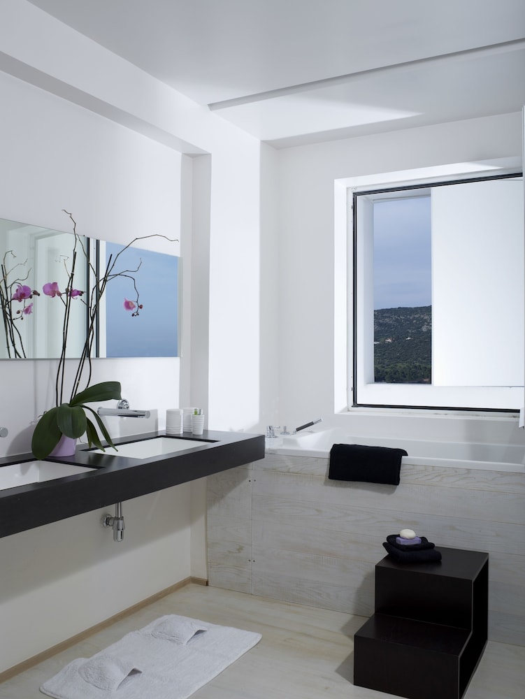 Infinity White Complex 28/59