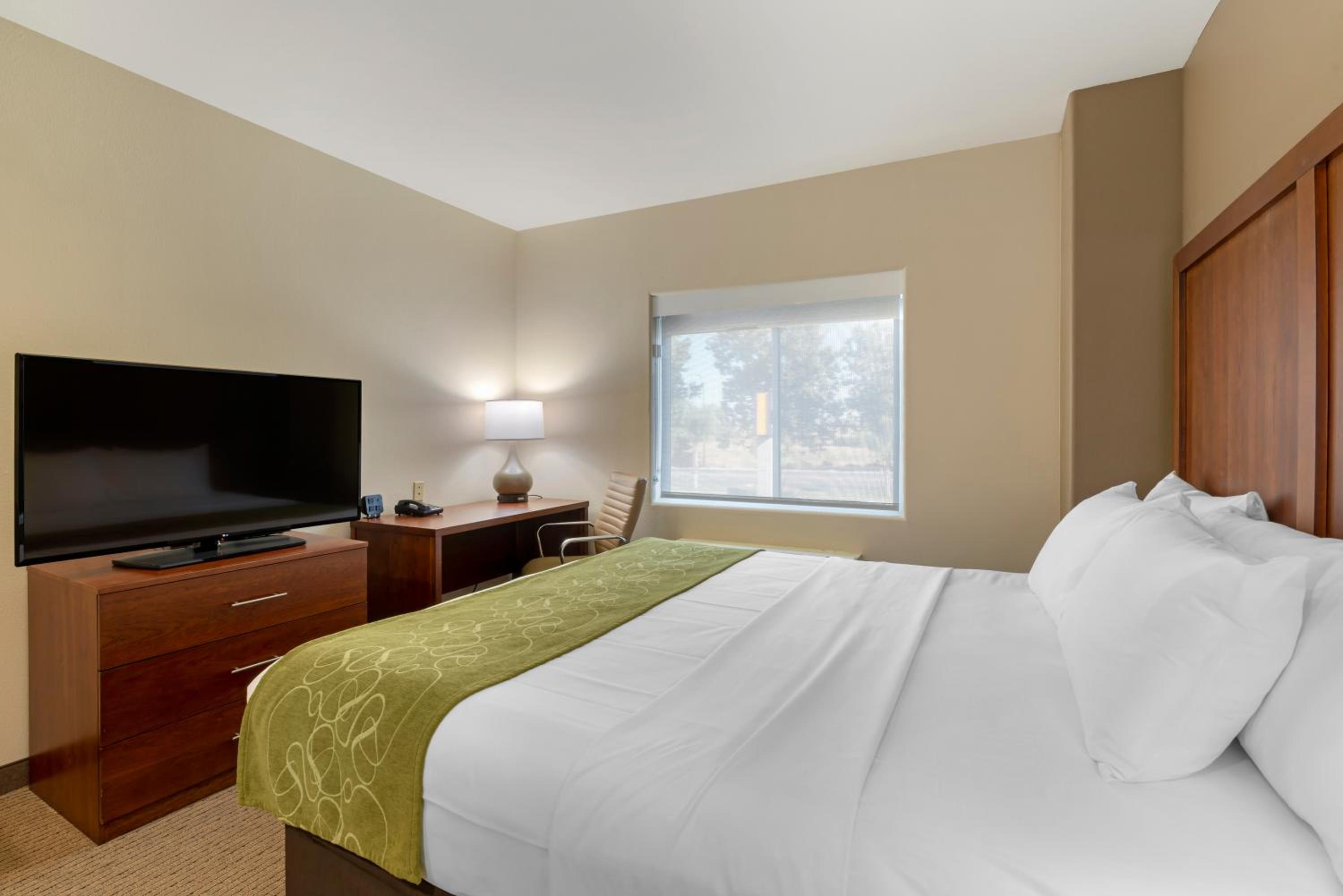 Room, King Bed, Working Area