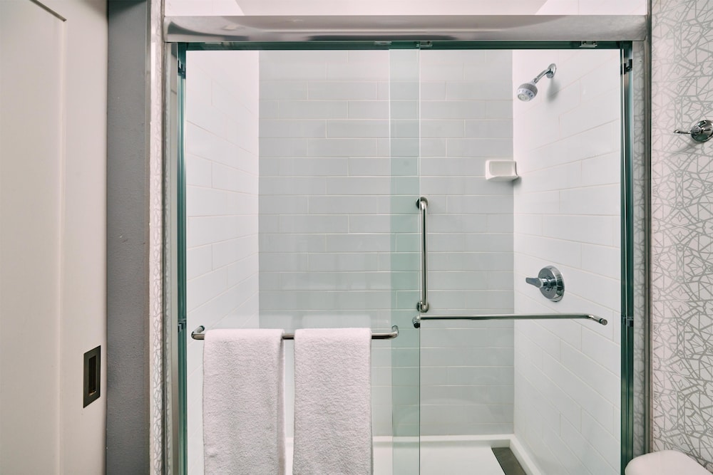 غرفة قياسية بسريرين كوين، Hampton Inn Anchorage 7/8