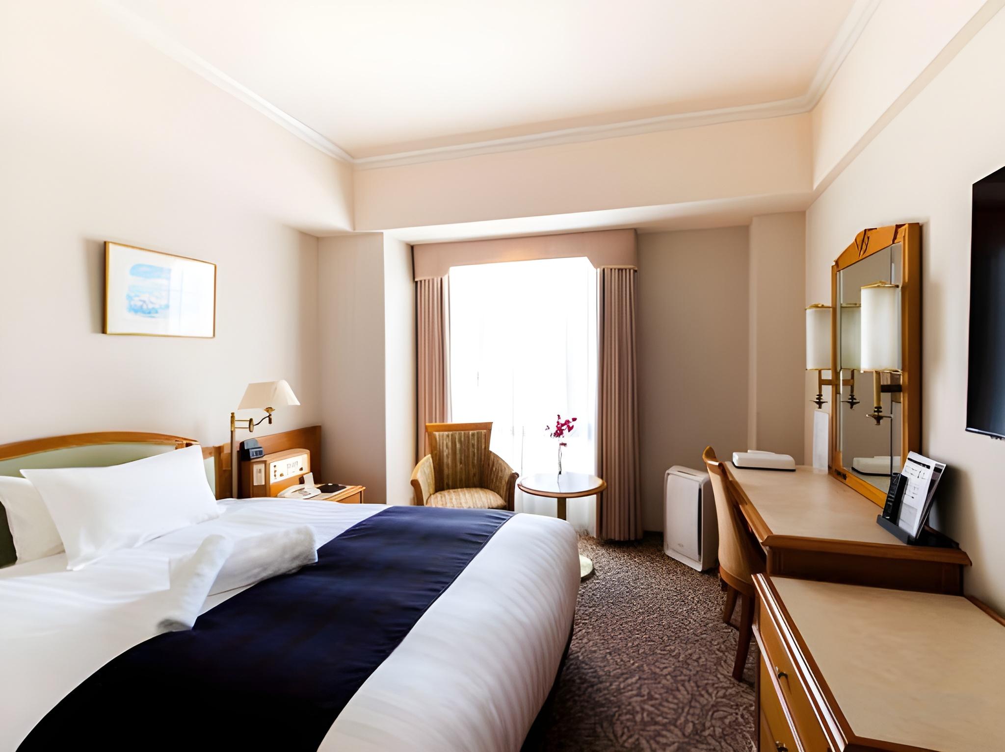 Room, Single, Double Bed, Bathtub, Premium Floor