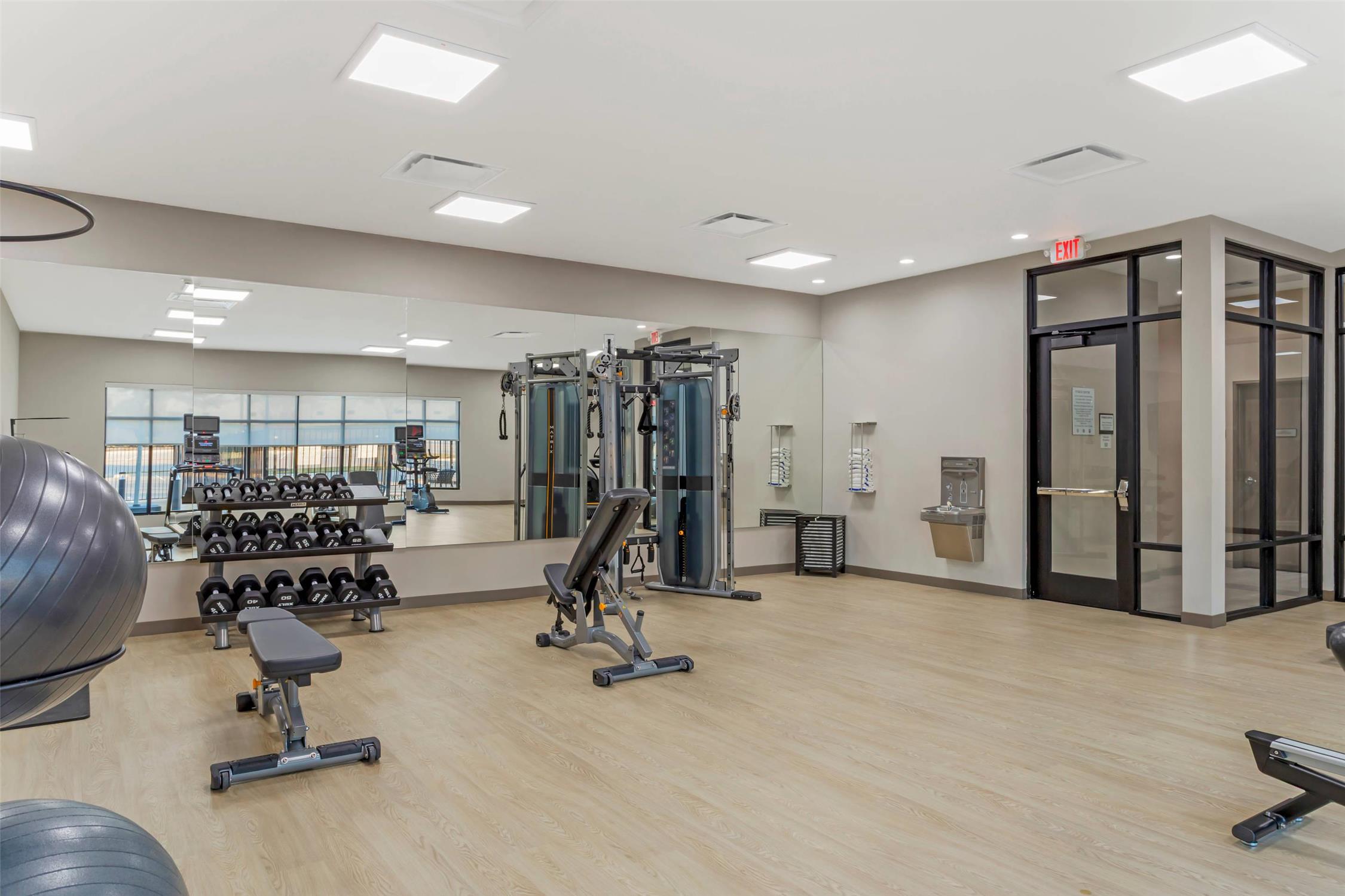 Cambria Hotel Northlake Conference Center - Roanoke 20/29