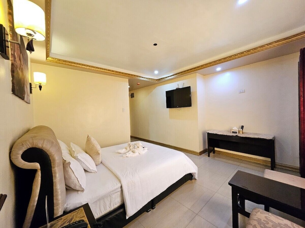 Clark Imperial Hotel 39/89