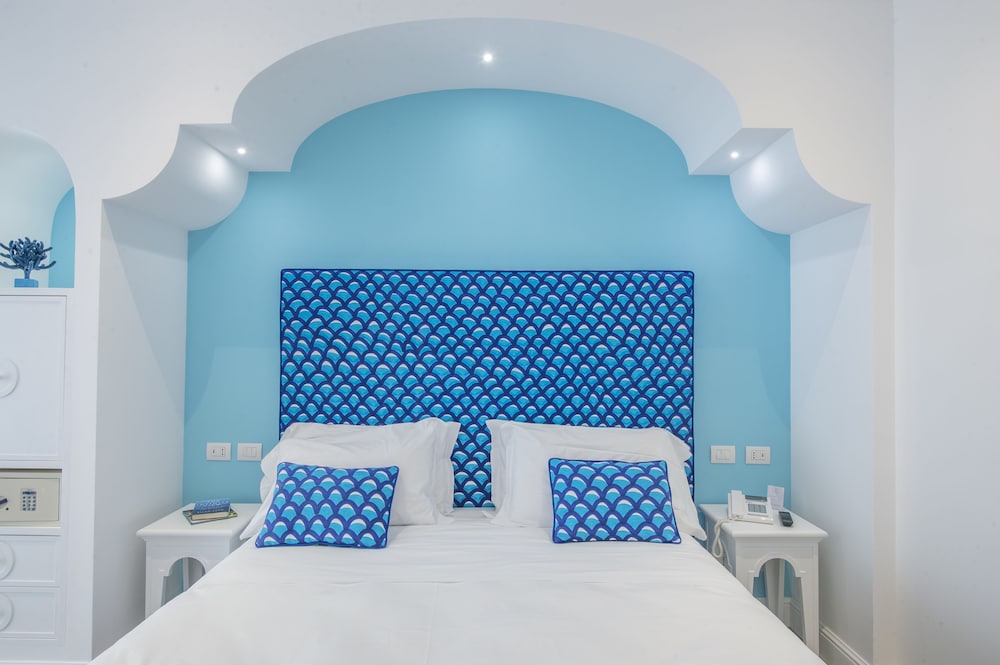 Hotel Tramonto d'Oro 33/71