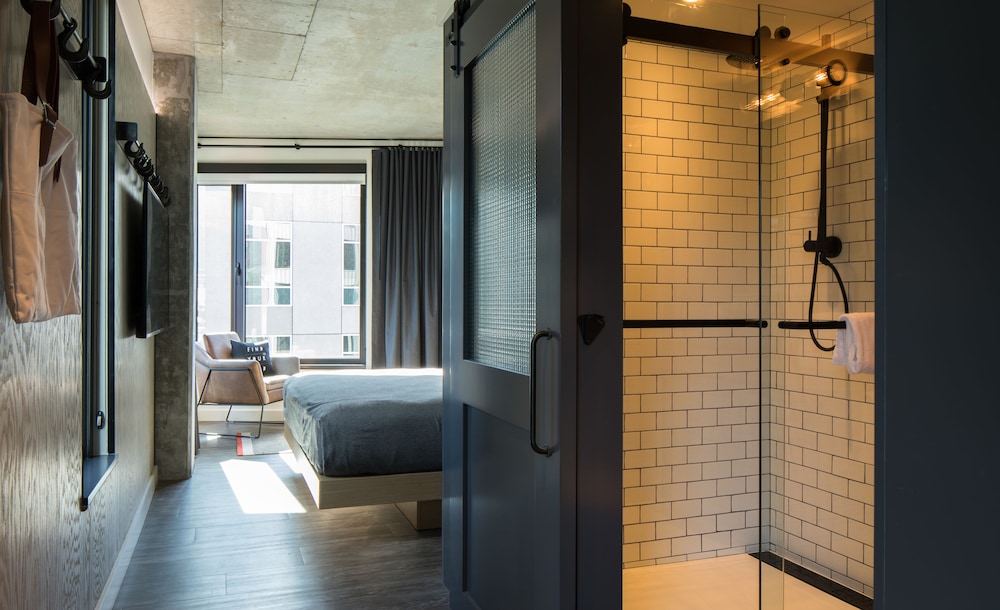 غرفة بسرير كينج، Moxy Seattle Downtown 9/10