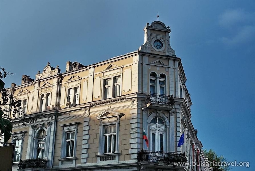 Anna Palace 2/50
