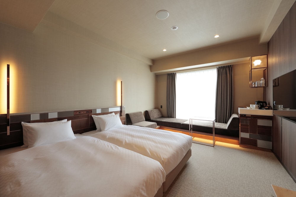 EXECUTIVE, TWIN BEDS