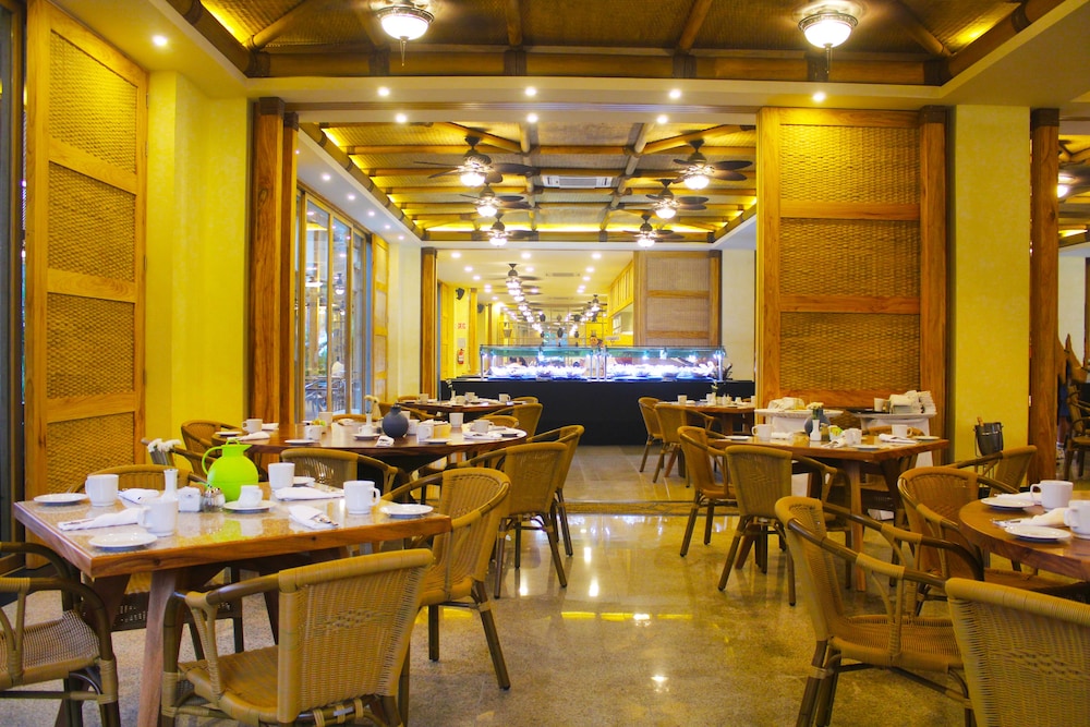 restaurant cafeteria