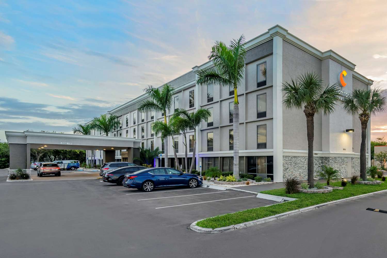Comfort Inn & Suites St. Pete - Clearwater International Airport 36/41